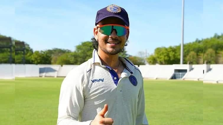 ishan kishan smashed two sixes finish match buchi babu tournament century first innings marathi news Ishan Kishan : इशान किशनचा डबल धमाका! धोनीसारखा षटकार मारून संघाला मिळवून दिला विजय; टीम इंडियात होणार एन्ट्री