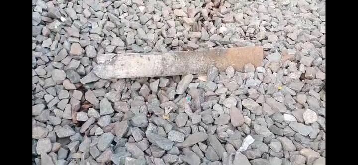 इसके साथ ही पनकी थाने में एक एफआईआर दर्ज कराई गई जिसमें इस टुकड़े से टकराने की बात सामने आई है.