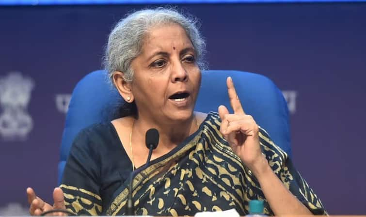 Union Finance Minister Nirmala Sitharaman Advocates Learning Hindi and Punjabi Alongside Mother Tongue in Kanchipuram Speech ”தாய் மொழி தவிர வேறு மொழியும் கற்றுக்கொள்ளுங்கள்” நிர்மலா சீதாராமன் அட்வைஸ்..!