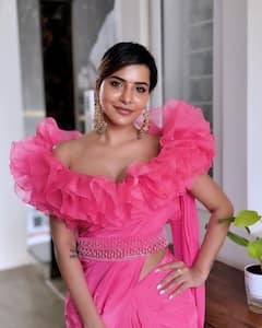 Aashu Reddy : వరలక్ష్మీ వ్రతం కోసం బార్బీలా ముస్తాబైన అషూ రెడ్డి.. మోడ్రన్​ని కల్చర్​ని ఒకటి చేసేసిందిగా