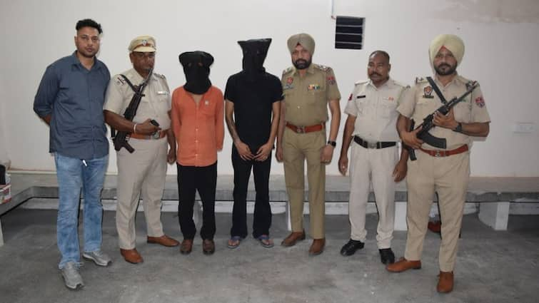 Jalandhar Commissionerate Police arrested two smugglers with huge quantity of heroin and opium Jalandhar News: ਕਮਿਸ਼ਨਰੇਟ ਪੁਲਿਸ ਵੱਲੋਂ ਹੈਰੋਇਨ, ਅਫੀਮ ਦੀ ਭਾਰੀ ਮਾਤਰਾ ਸਮੇਤ ਦੋ ਤਸਕਰ ਕਾਬੂ