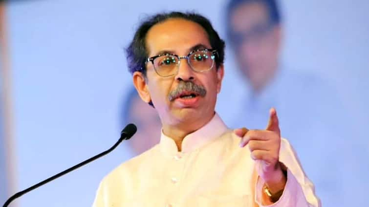 Uddhav Thackeray Big blow to Uddhav Thackeray another leader quits Konkan stronghold on the way of Shinde group Maharashtra Politics Marathi News उद्धव ठाकरेंना मोठा धक्का, आणखी एका नेत्याने साथ सोडली, कोकणचा बालेकिल्ला शिंदे गटाच्या वाटेवर