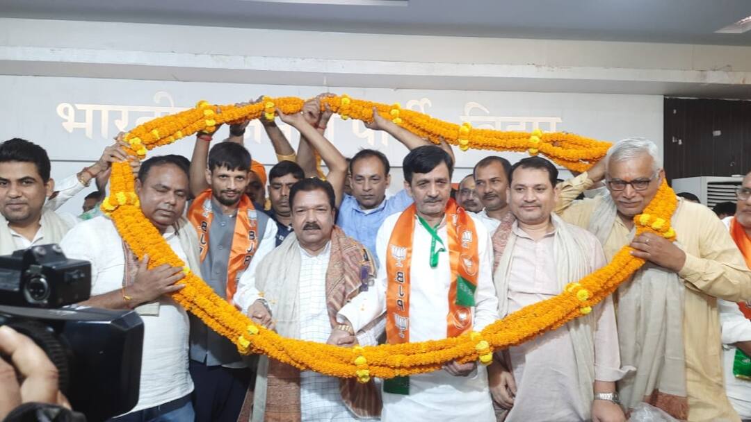 Sunil Pandey: पशुपति पारस को लगा बड़ा झटका, पूर्व एमएलए सुनील पांडे BJP में हुए शामिल, बेटे को लड़ाएंगे चुनाव! Pashupati Paras party LJP leader and former MLA Sunil Pandey joined BJP in Bihar ann Sunil Pandey: पशुपति पारस को लगा बड़ा झटका, पूर्व एमएलए सुनील पांडे BJP में हुए शामिल, बेटे को लड़ाएंगे चुनाव!