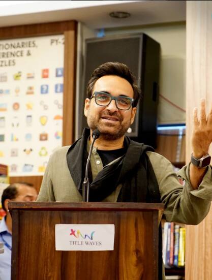 कई बार वे फैंस को अपने संजीदा अभिनय से दीवाना बना चुके हैं. फिलहाल पंकज राजकुमार राव और श्रद्धा कपूर की फिल्म 'स्त्री 2' से दर्शकों का ध्याना खींच रहे हैं.