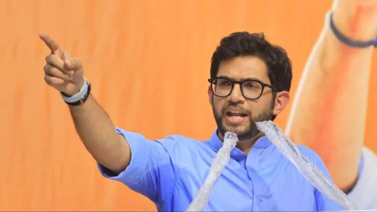 Aditya Thackeray Paithan criticise Mahayuti Sandipan Bhumre Maharashtra Politics Chhatrapati Sambhajinagar भुमरेंच्या होमग्राऊंडमध्ये आदित्य ठाकरेंची तिरकस टोलेबाजी म्हणाले, 