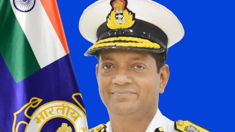 Indian Coast Guard General Rakesh Pal die by heart attack and Tributes from Defense Minister Rajnath singh भारतीय तटरक्षक दलाचे महासंचालक राकेश पाल यांचं निधन, संरक्षणमंत्र्यांकडून श्रद्धांजली