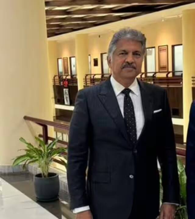 આનંદ મહિન્દ્રાએ કહ્યું કે આ વાહન સુરક્ષા તકનીકોથી સજ્જ છે. તે પર્વતો જેવા ઊંચાઈવાળા સ્થળો પર સરળતાથી આગળ વધી શકે છે અને હથિયારો સાથે 11 લોકોને બેસી શકે છે.