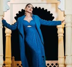 Sunny Leone: செம்பருத்தி பூக்காரி.. சன்னி லியோனின் சமீபத்திய புகைப்படங்கள்!