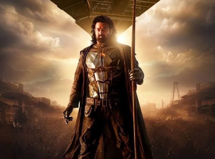 अरशद वारसी ने आगे प्रभास के बारे में बात की जिन्होंने फिल्म में भैरव का रोल निभाया है. उन्होंने कहा- 'प्रभास, मैं सच में दुखी हूं, वो क्यों था… वो एक जोकर की तरह था. क्यों?'