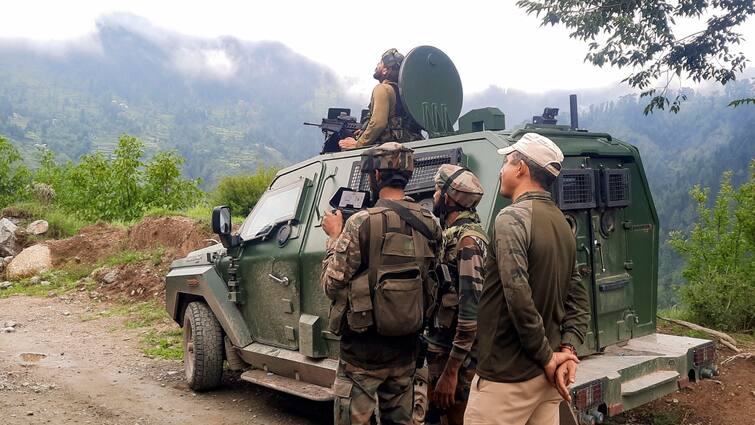 Jammu kashmir Terrorists attacked in Udhampur one CRPF inspector martyred जम्मू के उधमपुर में आतंकियों ने सुरक्षाबलों की जॉइंट पॉर्टी पर किया हमला, CRPF के इंस्पेक्टर शहीद