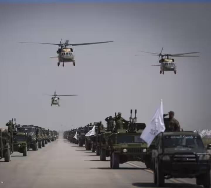 તાલિબાને બુધવારે (14 ઓગસ્ટ) તેના આર્મી પરેડમાં ભારતના Mi-24 એટેક હેલિકૉપ્ટરને ઉડાડીને પાકિસ્તાનની ચિંતા વધારી દીધી છે. તાલિબાને ભારતનું હેલિકૉપ્ટર આકાશમાં ઉડાડીને વિશ્વ સમક્ષ પોતાની શક્તિનું પ્રદર્શન કર્યું હતું.