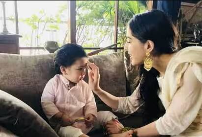 सैफ आली खान आणि करिना कपूर यांना दोन मुलं आहेत. सारा अली खानची या दोन्ही मुलांसोबत खूप चांगली बाँडिंग आहे. प्रत्येक रक्षाबंधन सणाला सारा अली खान आणि तिचे दोन्ही सावत्र भाऊ एत्र येतात.