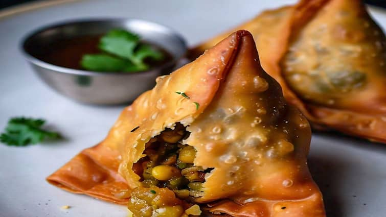 Children Die After Eating Samosas At Orphanage In Andhra Pradesh Food Poisoning resulted in tragedy சமோசாவை விரும்பி சாப்பிட்ட குழந்தைகள் மரணம்.. ஆதரவற்றோர் இல்லத்தில் மர்மம்!