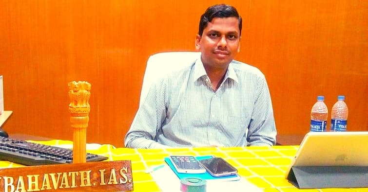 Ilam Bahavath IAS appointed as Thoothukudi Collector Lakshmipathy as joint secretary Ilam Bahavath IAS: தொடரும் அதிரடிகள்; தூத்துக்குடி ஆட்சியராக இளம்பகவத் ஐஏஎஸ் நியமனம்