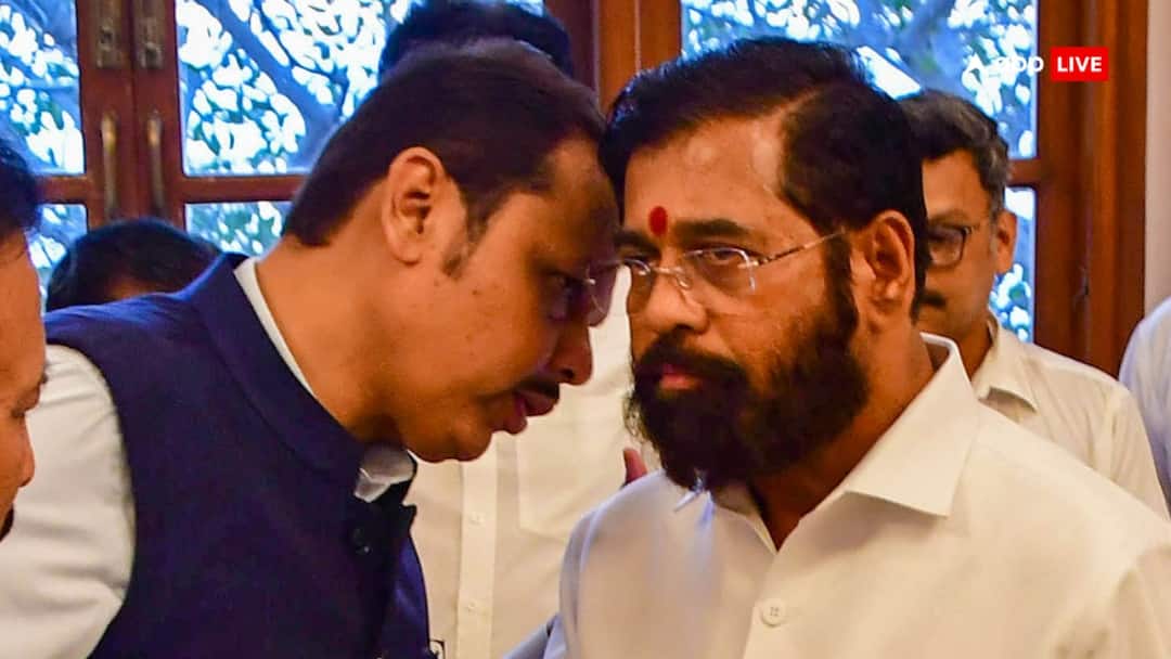 'उसी समय अपने पद से इस्तीफा दे दूंगा...', CM शिंदे का जिक्र कर ऐसा क्यों बोले फडणवीस? Devendra Fadnavis Deputy CM BJP on Manoj Jarange Patil Eknath Shinde Maratha Reservations 'उसी समय अपने पद से इस्तीफा दे दूंगा...', CM शिंदे का जिक्र कर ऐसा क्यों बोले फडणवीस?