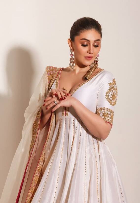 'કાંટા લગા' સ્ટાર શેફાલીએ સિમ્પલ ડ્રેસમાં લૂંટી મહેફિલ