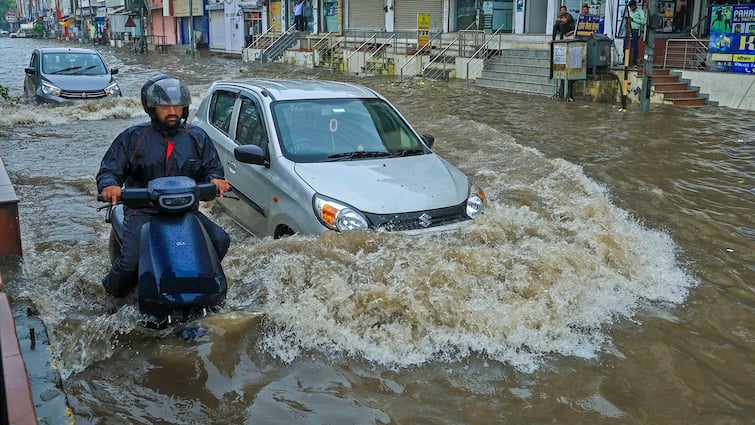 Weather in Telangana Andhra Pradesh Hyderabad on 20 August 2024 Rains updates latest news here Weather Latest Update: తెలుగు రాష్ట్రాల్లో నేడు భారీ వర్షాలు, హైదరాబాద్‌లోనూ కుండపోత - ఐఎండీ