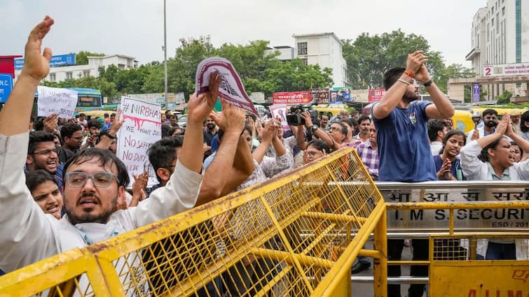 Kolkata Doctor Death Case AIIMS RDA OPD Nirman Bhavan Health Ministry Delhi Kolkata Doctor Death Case: AIIMS Medicos To Start OPD? Here's What RDA Announced Amid Protests