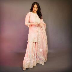 इस फिल्म में अपने ही सीन देखकर सहम गई थीं मनीषा कोइराला, क्यों हटवाने के लिए कोर्ट में लगाई थी गुहार?