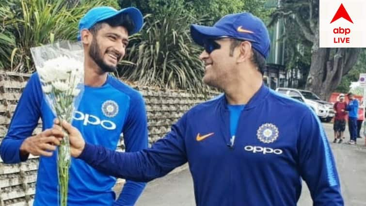 Khaleel On Dhoni: 'ধোনি ভাই আমার বন্ধু নয়', হঠাৎ কেন এমন কথা বললেন খলিল?