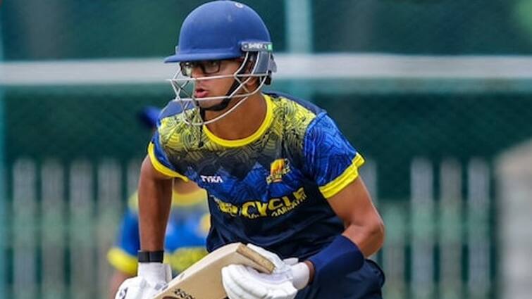 Video: Rahul Dravid's son Samit came, batted hard, hit four sixes, changed the course of the match Video: ਆ ਗਿਆ ਰਾਹੁਲ ਦ੍ਰਾਵਿੜ ਦਾ ਪੁੱਤਰ ਸਮਿਤ, ਕੀਤੀ ਜ਼ਬਰਦਸਤ ਬੱਲੇਬਾਜ਼ੀ, ਲਾਏ ਚੌਂਕੇ ਛੱਕੇ, ਬਦਲ ਦਿੱਤਾ ਮੈਚ ਦਾ ਰੁਖ