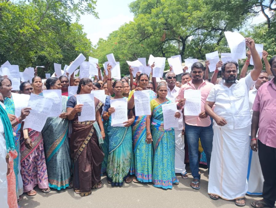 திருச்சி மாநகராட்சி விரிவாக்கத்திற்கு வலுக்கும் எதிர்ப்பு - கலெக்டர் ஆபிஸ் முற்றுகை போராட்டம்