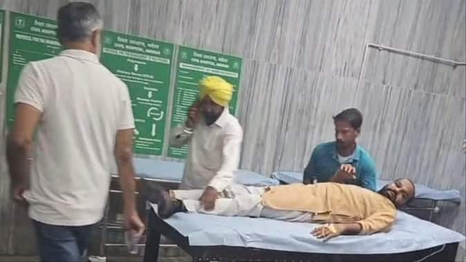 Four people including AAP leader injured in a fight between two parties in Abohar AAP ਲੀਡਰ ਦਾ ਚਾੜ੍ਹਿਆ ਕੁਟਾਪਾ, ਕੁੜੀ ਨੂੰ ਗੁਮਰਾਹ ਕਰਨ ਅਤੇ ਘਰ 'ਤੇ ਕਬਜ਼ਾ ਕਰਨ ਦੇ ਇਲਜ਼ਾਮ