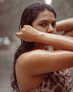 Tollywood Actress: వర్షంలో తడిచిన హీరో కూతురు, ఆపై ఫోటోషూట్ - ఈ యంగ్ హీరోయిన్ ఎవరో గుర్తు పట్టారా?