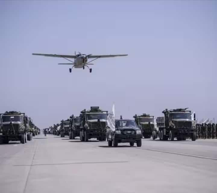 ભારતે અફઘાન સરકારને આવા છ હેલિકૉપ્ટર ભેટમાં આપ્યા હતા. પ્રથમ ચાર હેલિકૉપ્ટર 2016માં આપવામાં આવ્યા હતા અને બાકીના બે Mi-24 એટેક હેલિકૉપ્ટર 2019માં આપવામાં આવ્યા હતા. જ્યારે આ હેલિકૉપ્ટર આપવામાં આવ્યા ત્યારે અફઘાનિસ્તાનમાં તાલિબાનનું શાસન ન હતું.