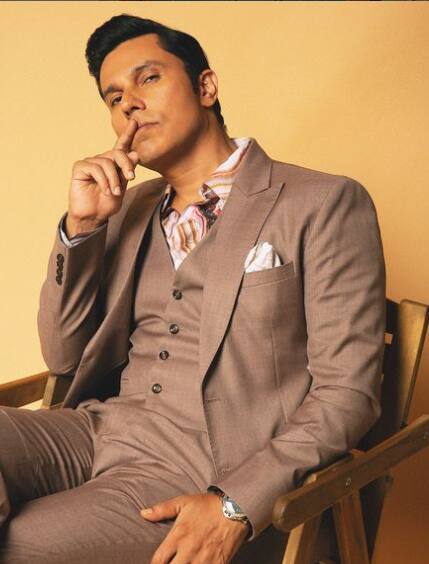 यहां बात हो रही है बॉलीवुड के मशहूर एक्टर रणदीप हुड्डा की. रणदीप हुड्डा का जन्म 20 अगस्त 1976 को हरियाणा के रोहतक में हुआ था.