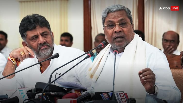 Bengaluru: Security Breach At Karnataka CM Siddaramaiah's Event Dramatic Video Surfaces watch Bengaluru: Security Breach At Karnataka CM Siddaramaiah's Event — Watch