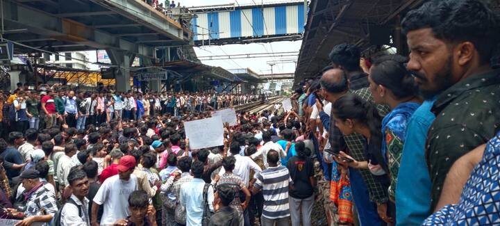 फास्ट ट्रॅक कोर्टात खटला चालवला जाईल, आरोपीला कठोर शिक्षा होईल. या खटल्यास विशेष पीपी नेमण्यास सांगितलं आहे, अशी माहिती मुख्यमंत्री एकनाथ शिंदे यांनी दिली. (Photo Credit-ABP Majha)