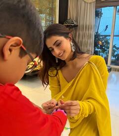 Raksha Bandhan 2024: અભિનેત્રી પલક તિવારીએ તેના નાના ભાઈ પર પ્રેમ વરસાવ્યો, રાખડી બાંધી તિલક કર્યો, પીળા સૂટમાં તે ખૂબ જ સુંદર લાગી રહી હતી