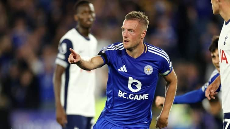 Premier League 2024 25 Jamie Vardy Mocks Away Fans With Hand Gesture During Leicester City Vs Tottenham Hotspurs Fixture WATCH viral videos league titles red bull goal draw Premier League 2024/25: Jamie Vardy Mocks Away Fans With Hand Gesture During Leicester City Vs Tottenham Hotspurs Fixture | WATCH