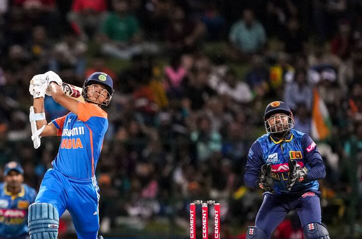 दुसरीकडे यशस्वी जयस्वालनं नुकत्याच पार पडलेल्या झिम्बॉब्वे आणि श्रीलंकेविरुद्धच्या दौऱ्यात टी 20 मालिकेत दमदार कामगिरी केली होती. त्यामुळं यशस्वी जयस्वालला संधी मिळते का ते पाहावं लागेल.