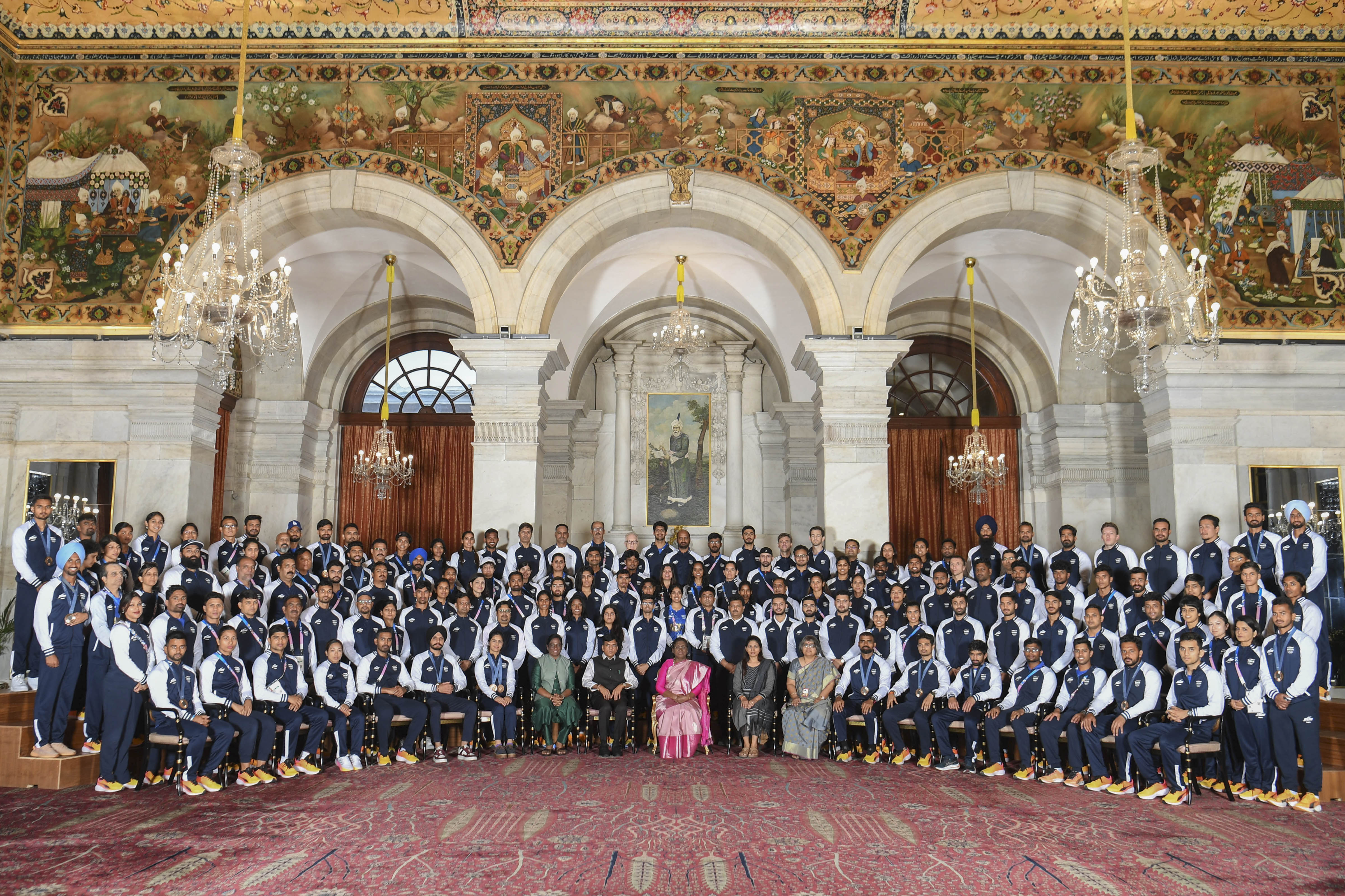 India's contingent for the Paris Olympics 2024 meets President Droupadi Murmu at the Rashtrapati Bhavan, on August 14. (Image source: PTI)