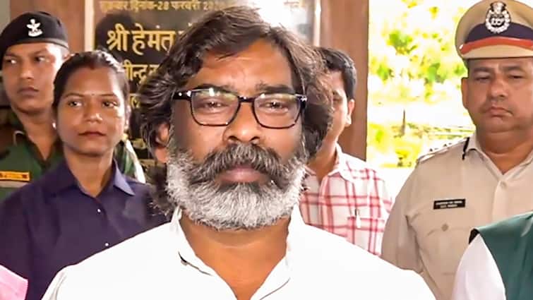 भारत बंद का हेमंत सोरेन की JMM ने भी किया समर्थन, नेताओं-पदाधिकारियों को दिए ये निर्देश Jharkhand Mukti Morcha JMM Supports For Bharat Bandh on 21st Aug After Supreme Court on Classification Of SC ST Reservation भारत बंद का हेमंत सोरेन की JMM ने भी किया समर्थन, नेताओं-पदाधिकारियों को दिए ये निर्देश