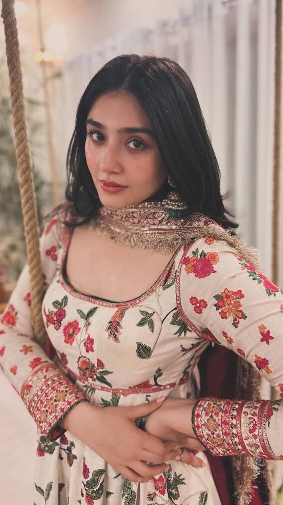 इस पाकिस्तानी एक्ट्रेस की खूबसूरती के आगे फीकी हैं बॉलीवुड हसीनाएं