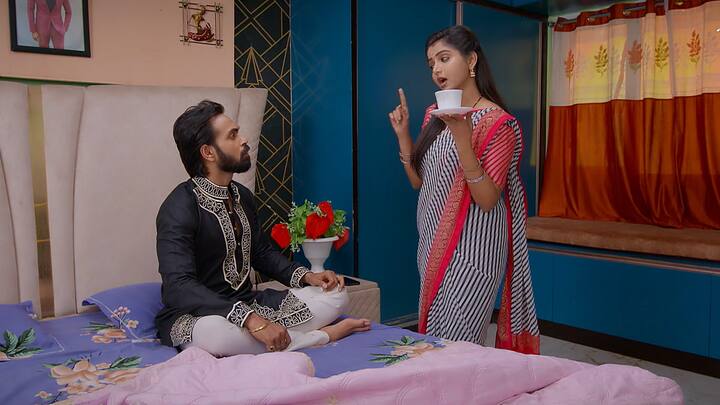 డబ్బు పిచ్చి పట్టిందా అని రాజ్..కావ్యను అనడంతో ఆమెకు చిర్రెత్తుకొస్తుంది. దీంకో కళావతి విశ్వరూపం చూపించేందుకు ఫిక్సైంది. చేసే ప్రతి పనికీ డబ్బులు లెక్కకట్టి మరీ రాజ్ ను వణికించేసింది...