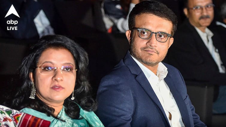 Sourav Ganguly to walk in a protest rally of RG Kar doctor murder case along with wife Dona organised by Diksha Manjari Sourav Ganguly: RG কর হাসপাতালের নৃশংসতার প্রতিবাদে বুধবার কলকাতায় হাঁটবেন সৌরভ, সঙ্গী স্ত্রী ডোনা