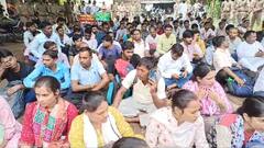 69,000 शिक्षक भर्ती मामलें में अभ्यर्थियों का लखनऊ में प्रदर्शन, कहा- 'हाईकोर्ट के फैसले का...'