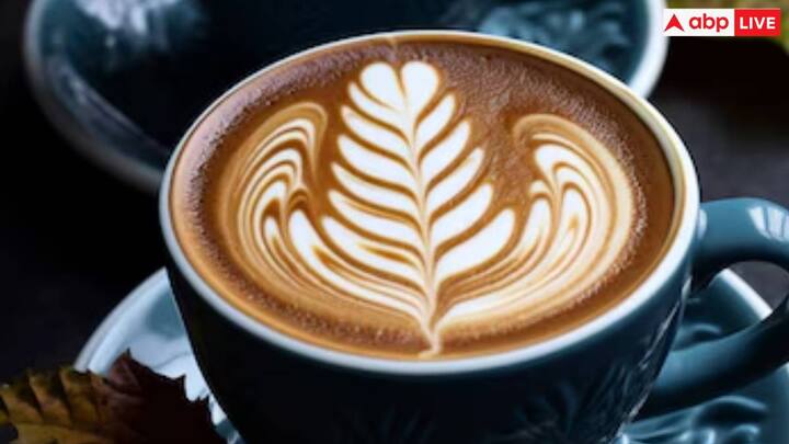 आज भी कई घरों में सुबह की शुरुआत चाय-कॉफी से ही की जाती है. कई घरों में चाय की जगह कॉफी पीना लोग ज्यादा पसंद करते हैं. खासकर युवाओं के बीच कॉफी पीना ज्यादा पसंद किया जाता है.