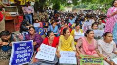 OBC और SC के अभ्यर्थियों का बेसिक शिक्षा निदेशालय के सामने धरना, योगी सरकार के सामने रखी बड़ी मांग