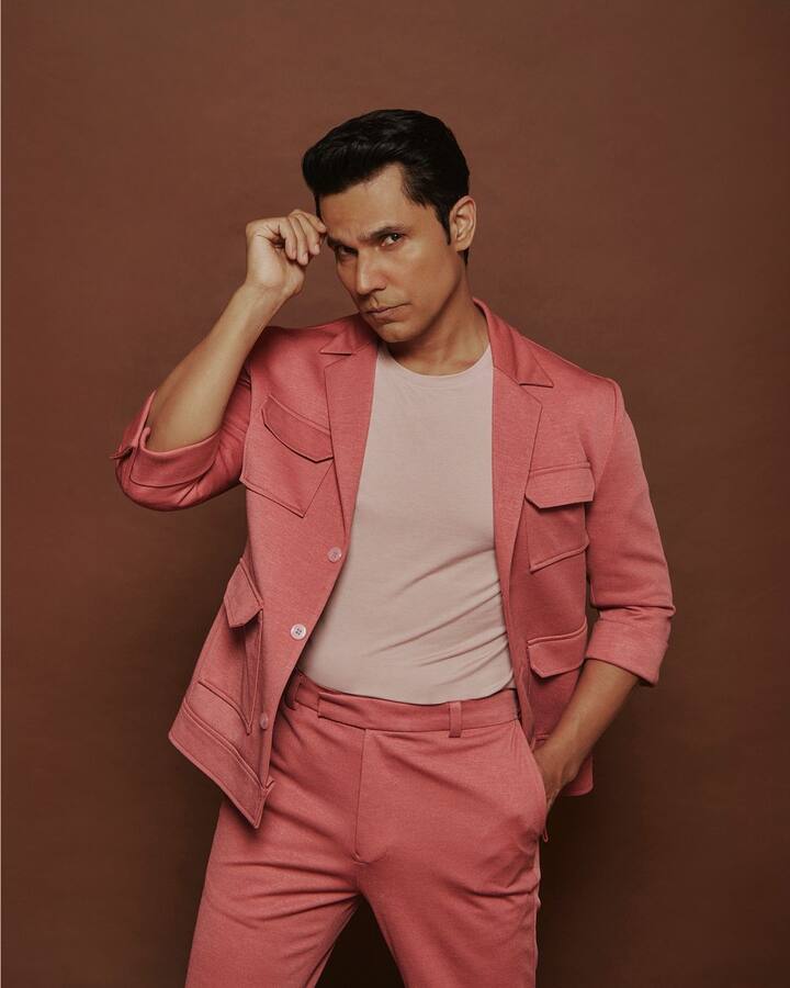 प्रसिद्ध अभिनेता रणदीपचे महाविद्यालयीन शिक्षण ऑस्ट्रेलियात झाले. ऑस्ट्रेलियात शिक्षण घेत असताना रणदीपने वेटर काम तसेच टॅक्सीचालक म्हणून काम केले.