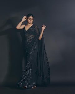 Faria Abdullah : బ్లాక్ శారీలో భూమికలా ముస్తాబైన ఫరియా అబ్దుల్లా.. Woman in Black అంటూ పెద్ద పోస్టే పెట్టింది