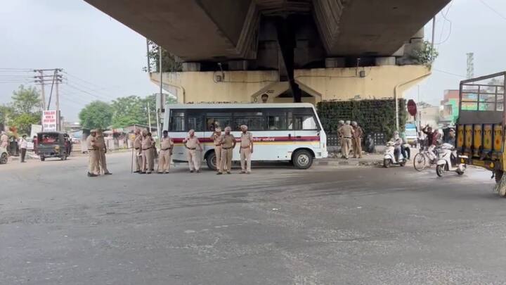 वहीं जालंधर के भोगपुर रोड पर भी बसपा समर्थक बैठे हैं, लेकिन यातायात के लिए हाईवे की दोनों साइड खुली है. यहां भी पुलिस बल तैनात है. हालांकि, बाकी जथे बंदियों ने बंद करने से इनकार किया है. साथ ही कहा है कि कोई अगर बंद करवाता है तो हमें बताएं.