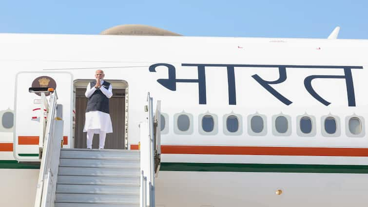 Prime Minister Narendra Modi visit to Poland and Ukraine Modi said he will discuss peaceful resolution of the conflict in Ukraine PM Modi Ukraine Visit :यूक्रेन और पोलैंड की यात्रा पर निकले पीएम मोदी, बोले- शांतिपूर्ण तरीके से होगा जंग का समाधान