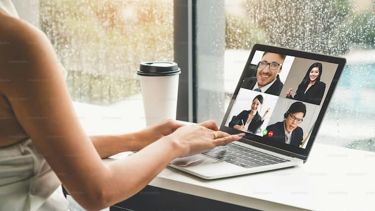 New update of Zoom now 1 million people will be able to connect on a single call know details Zoom का नया अपडेट, अब एक ही कॉल पर जुड़ सकेंगे 1 मिलियन लोग, जानें डिटेल्स
