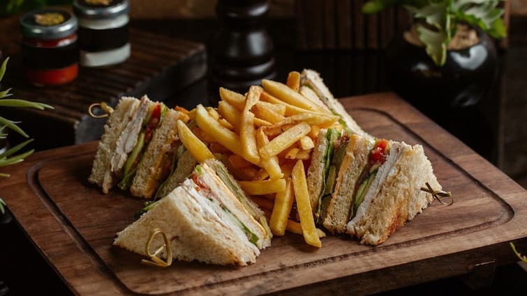 Creamy & Juicy Mushroom Toastie Check out the Snack delicious and Easy Making Creamy Mushroom Toastie: சுவையான மாலை நேர உணவு - க்ரீமி காளான் டோஸ்ட் ரெசிபி இதோ!