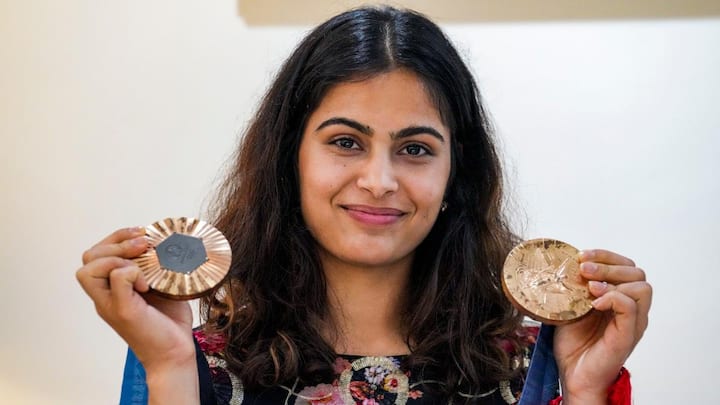 भारत के लिए मनु भाकर और नीरज चोपड़ा ने पेरिस ओलंपिक्स 2024 में शानदार प्रदर्शन किया. नीरज ने जेवलिन थ्रो में सिल्वर मेडल जीता. जबकि मनु ने शूटिंग में दो ब्रॉन्ज मेडल जीते. मनु और नीरज को इसका फायदा भी मिला है.